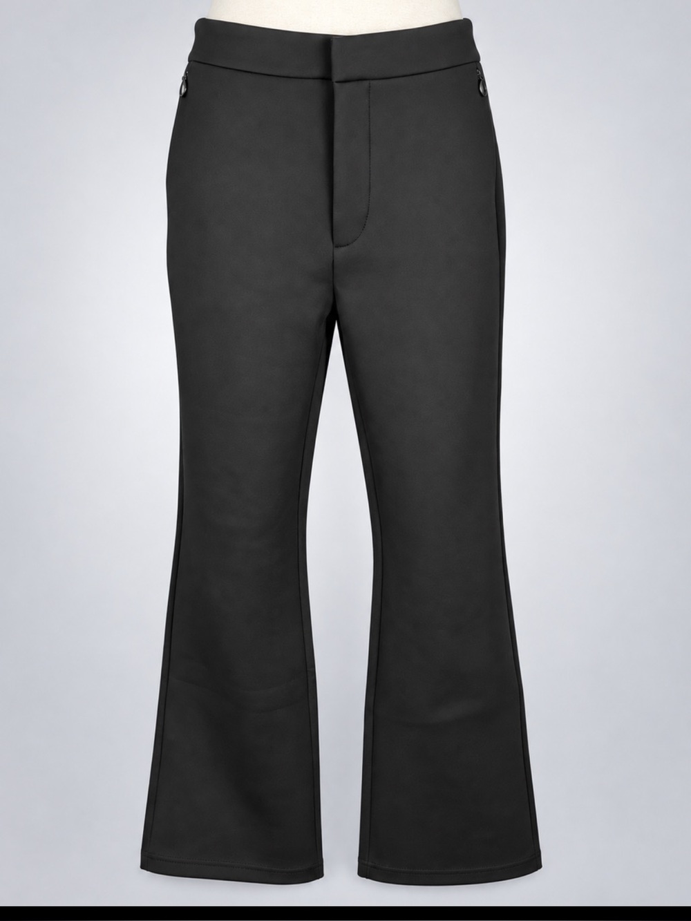 Title:
Good American Scuba Cropped Straight Trousers Black 6/28 GS0375 $159